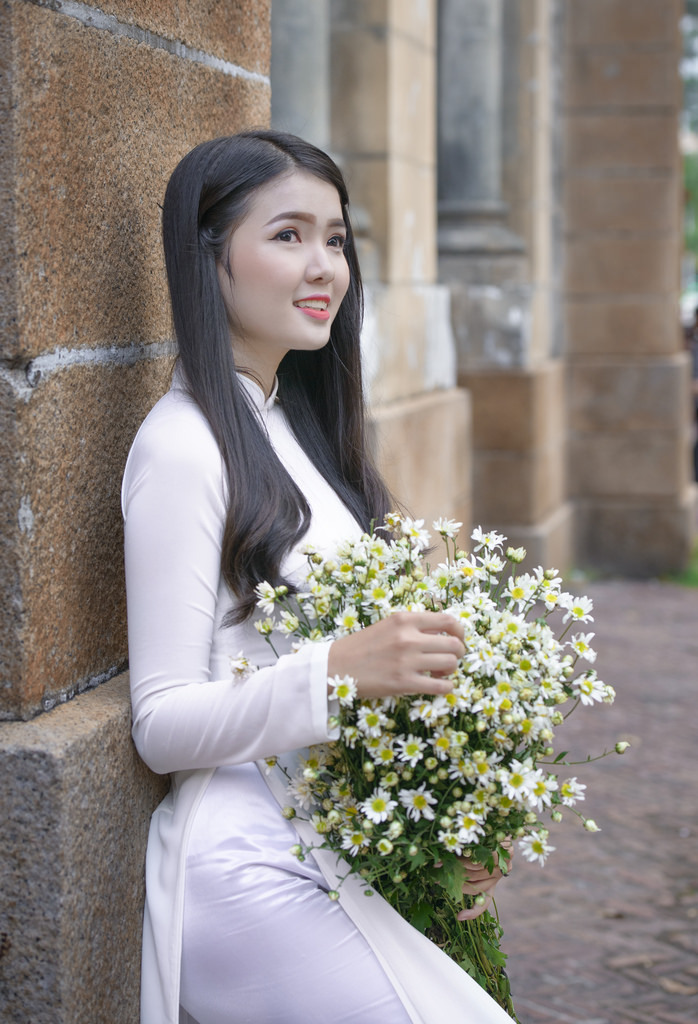 强睡年轻的女老板